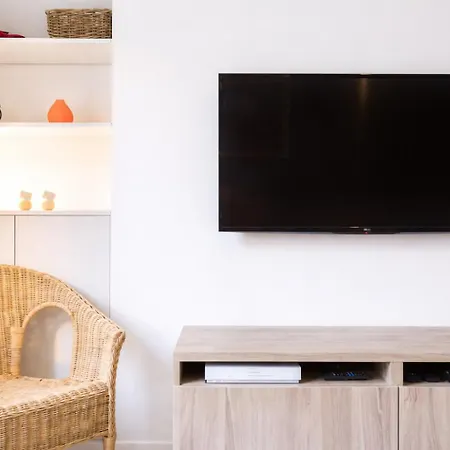 Appartamento Parisian Charm - Ideal For 3 Guests *